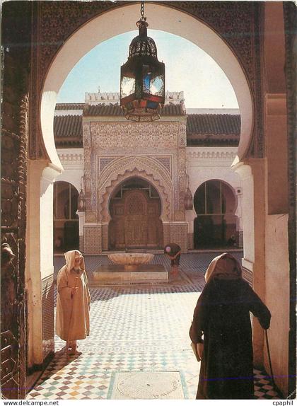 CPM Le monde arabe interieur de la mosquee karaouiyne a fes