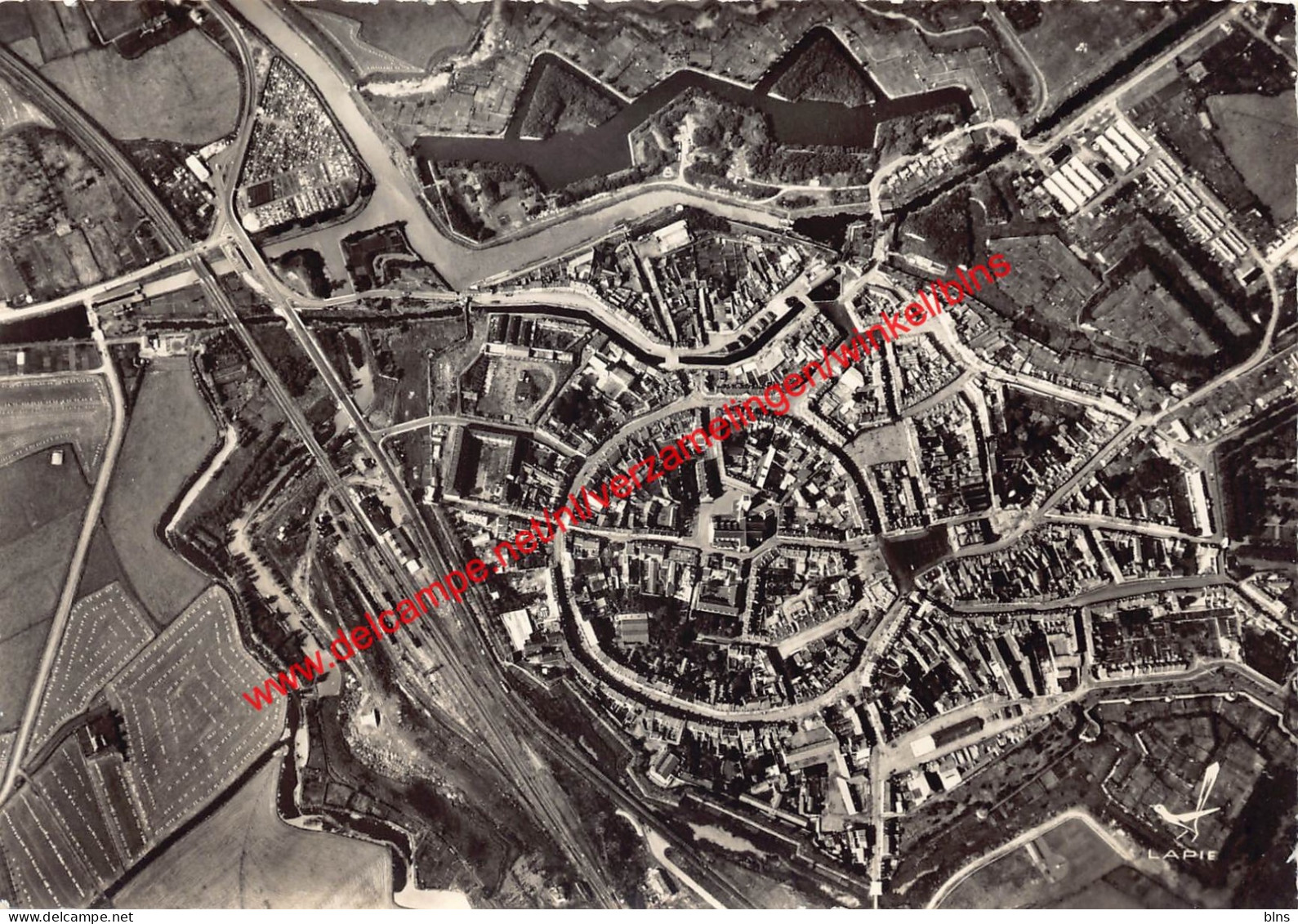 En avion au-dessus de - Bergues - (59) Nord