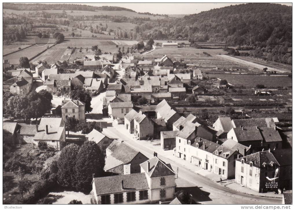EN AVION AU DESSUS DE VENAREY LES  LAUMES  / COTE D´OR / LE HAUT DU BOURG / VUE AERIENNE