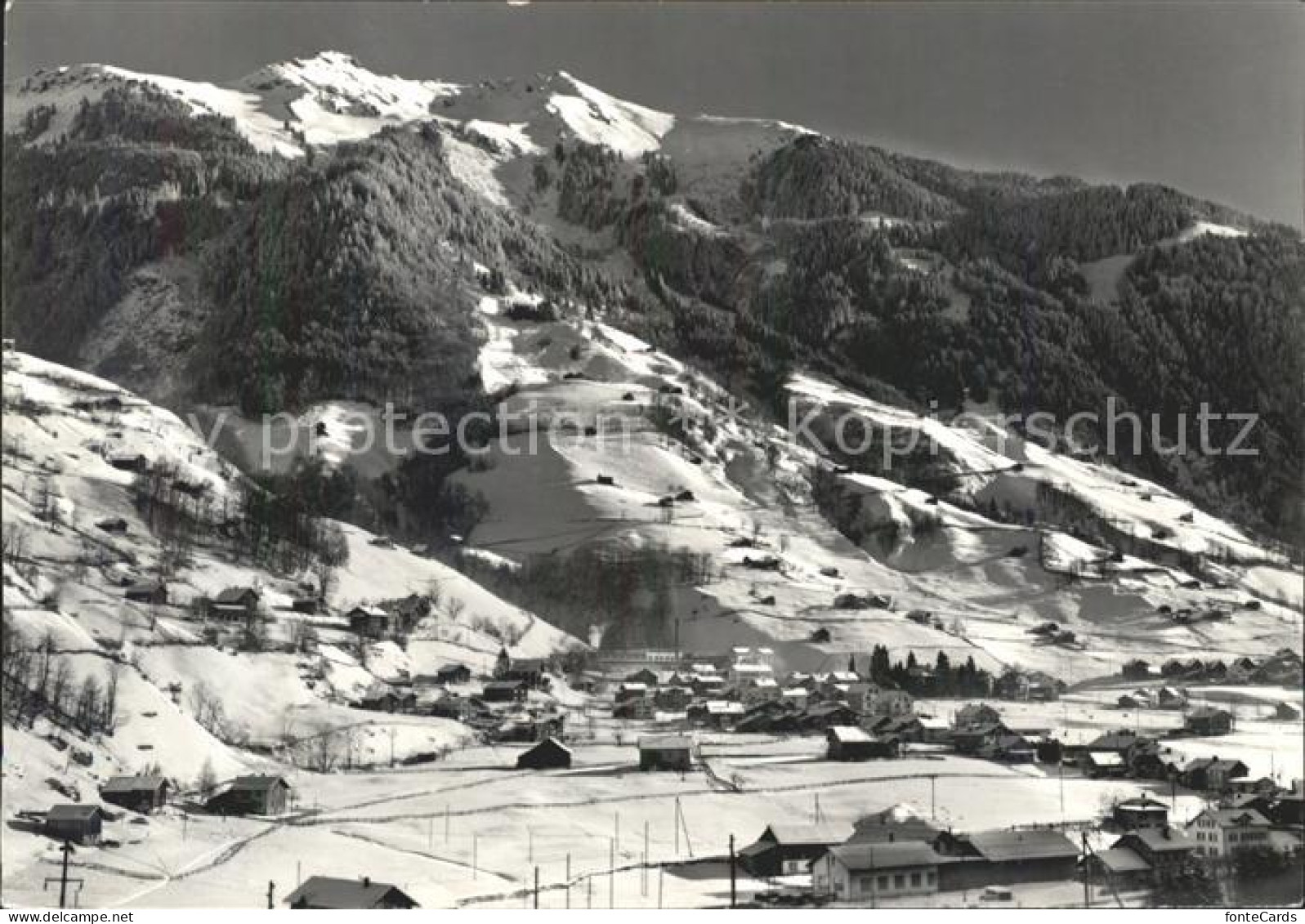 Engi Gesamtansicht Winterpanorama