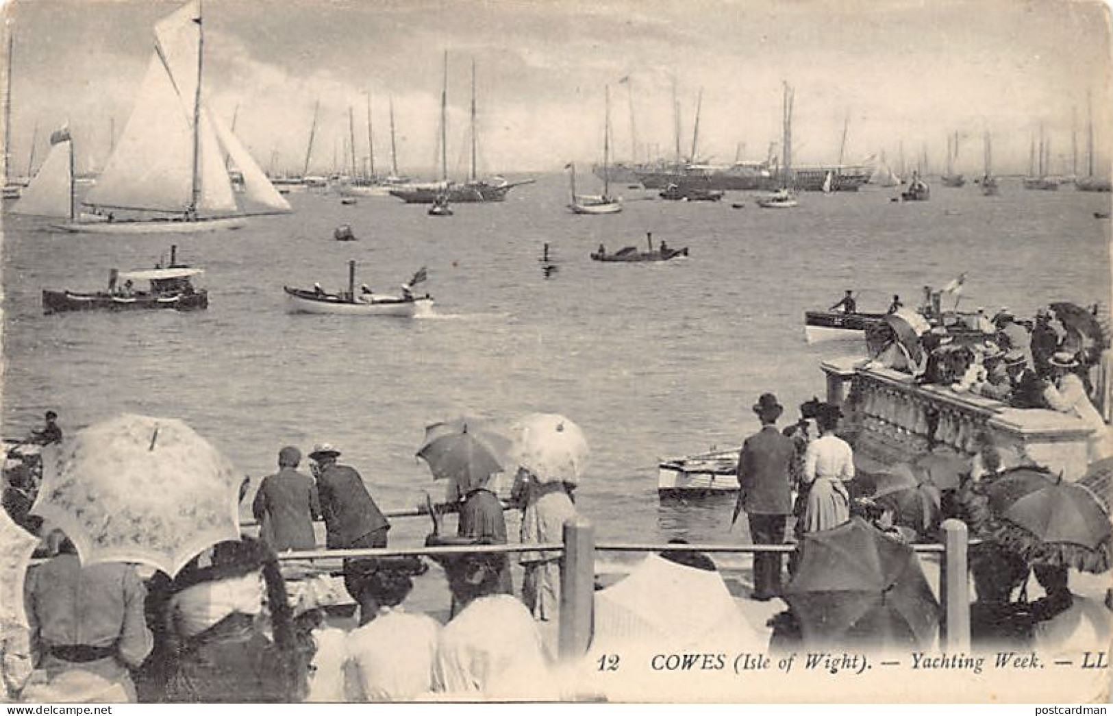 England - Isle of Wight - COWES Yachting Week, - Publisher Levy LL. 12