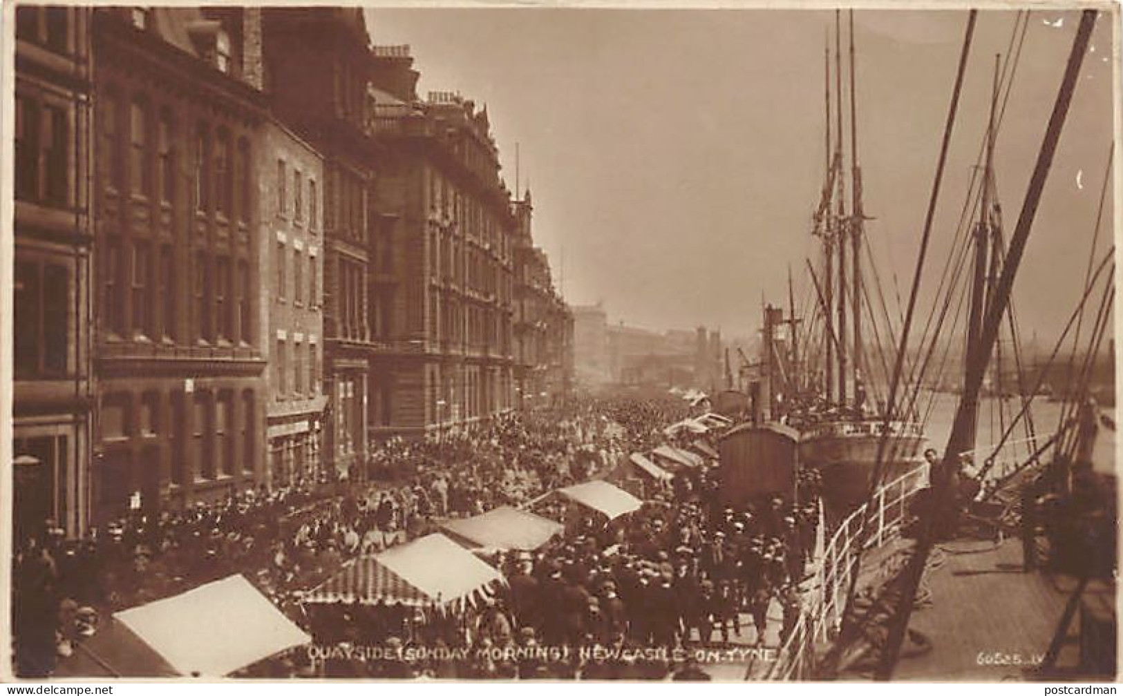 England - NEWCASTLE UPON TYNE - Quayside - Sunday Morning - REAL PHOTO