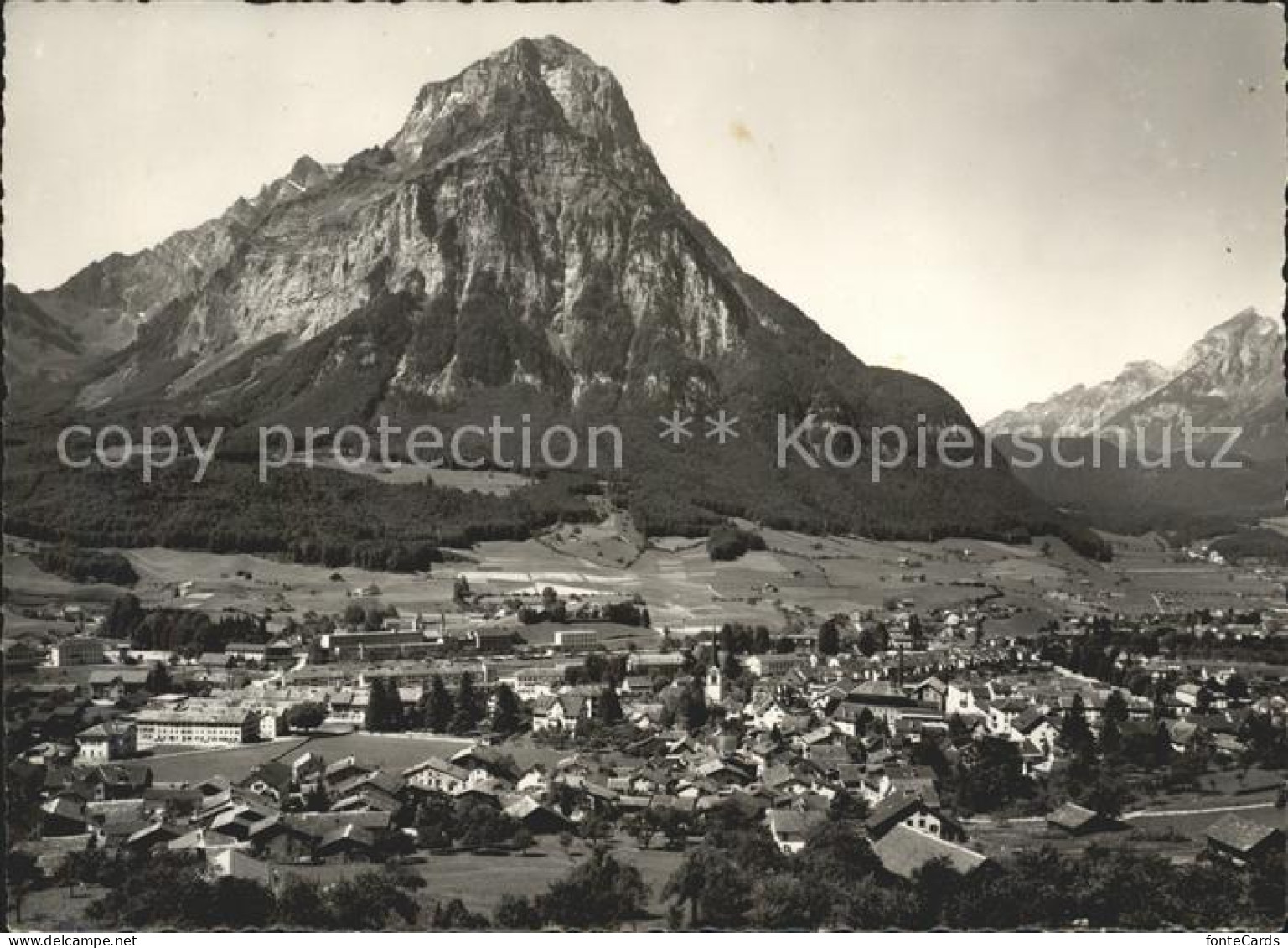 Ennenda Gesamtansicht mit Vorderglaernisch