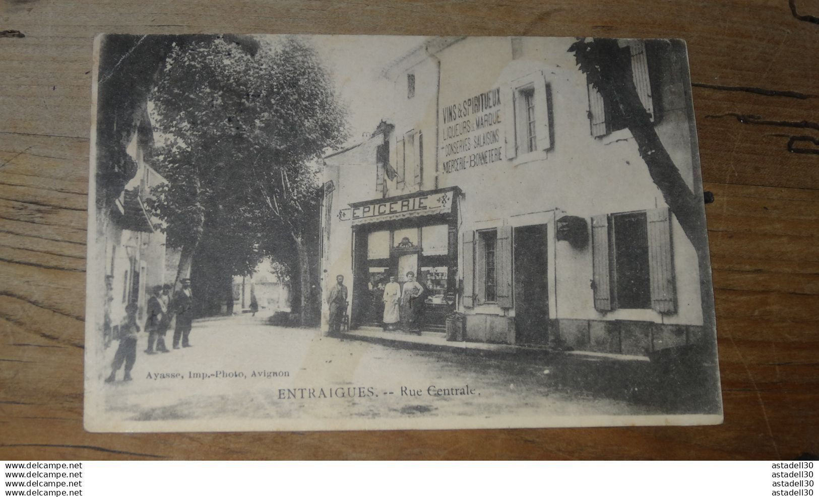 ENTRAIGUES : rue centrale   ........... 15546