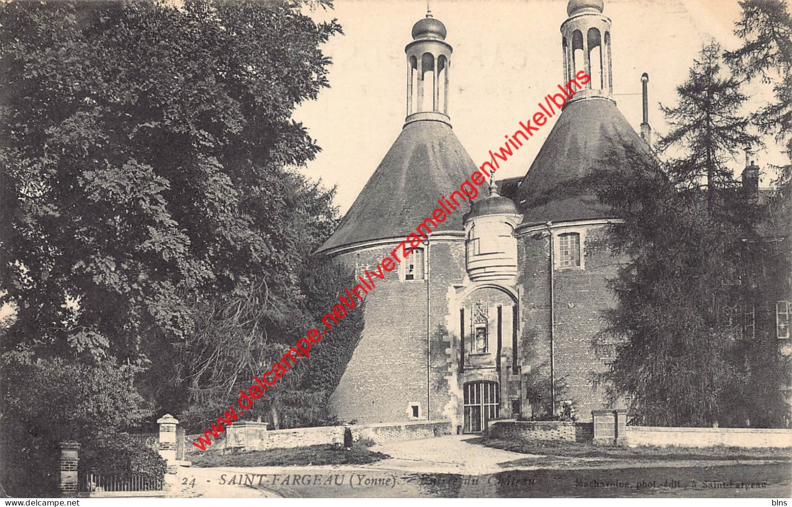 Entrée du Château - Saint Fargeau - (89) Yonne