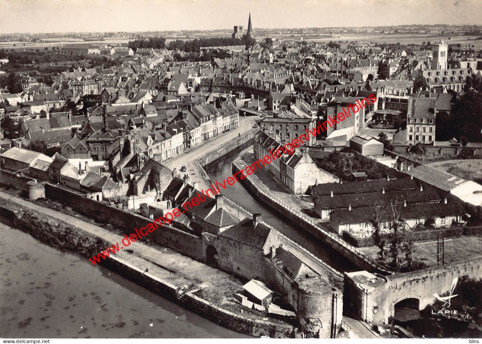 Entrée par Porte de Dunkerque - Bergues - (59) Nord