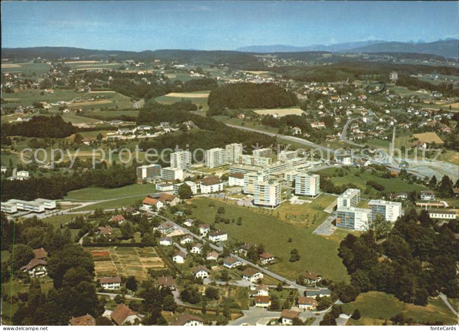 Epalinges Les Tuileries Totalansicht