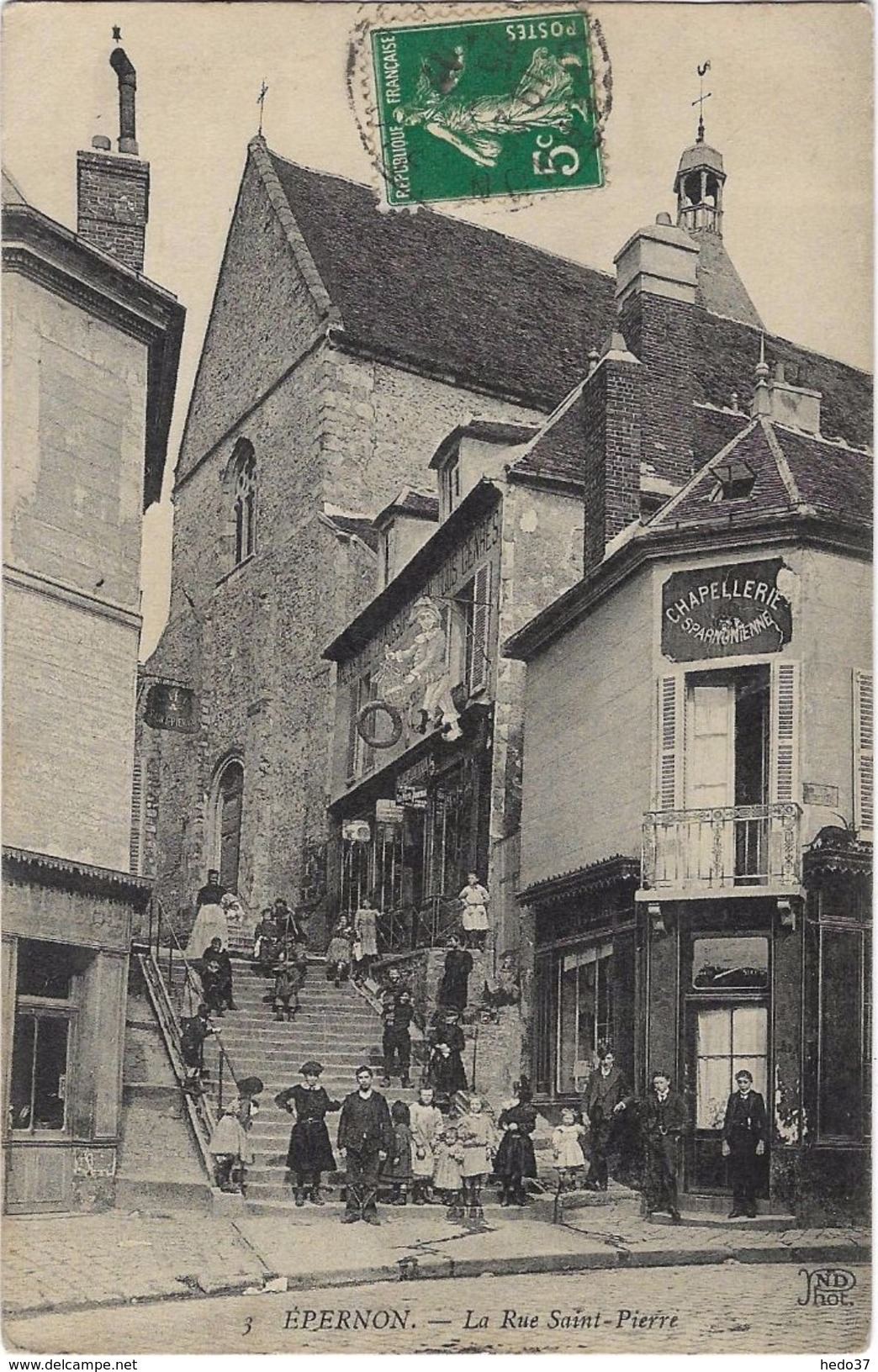 Epernon - La Rue Saint-Pierre