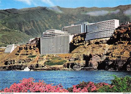 ESPAGNE PUERTO DE LA CRUZ MODERNAS INSTALACIONES HOTELERAS EN LA COSTA