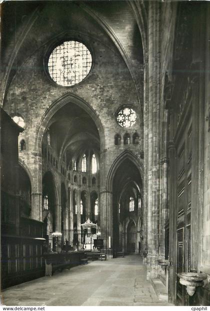 CPM Gerona Interieur de la Cathedrale