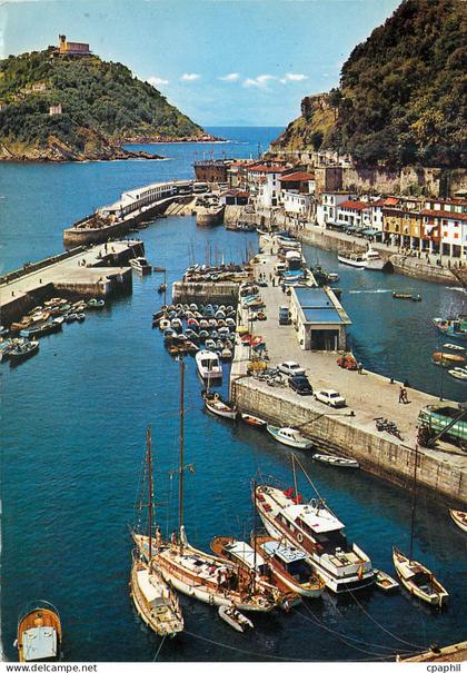 CPM San Sebastian Le Port Bateaux