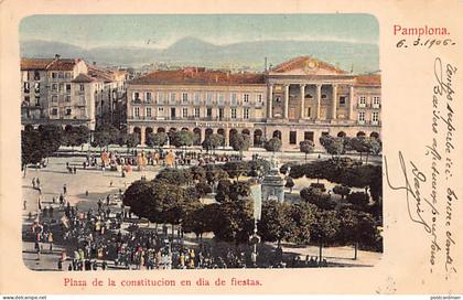España - PAMPLONA (Navarra) Plaza de la Constitucion en dia de fiestas