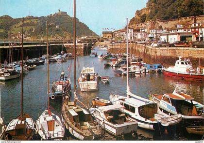 CPM San Sebastian Le Port Bateaux