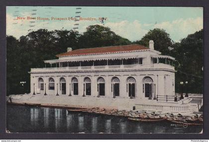 Vintage postcard USA Brooklyn New York Prospect Park New Boat House Rowboats