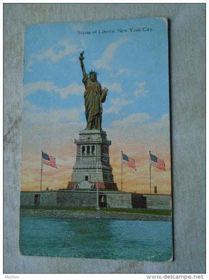 D143483  NEW YORK   -Statue of Liberty