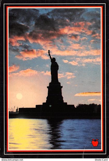 USA NY STATUE OF LIBERTY