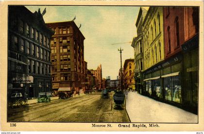 PC US, MI, GRAND RAPIDS, MONROE ST, Vintage Postcard (b49509)