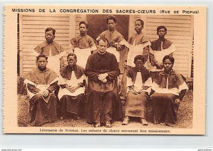 Hawaii - MOLOKAI - Leper Colony - The altar boys surrounding their missionary - Publ. Missions of the Congregation of th