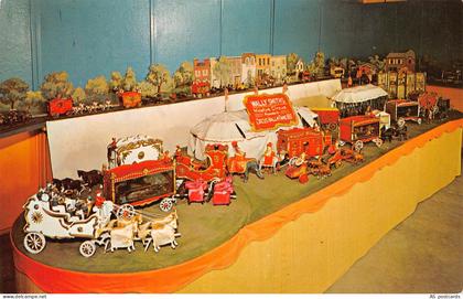 B356 US Wally Smith Circus Hall of Fame Toys Sarasota Florida vintage postcard