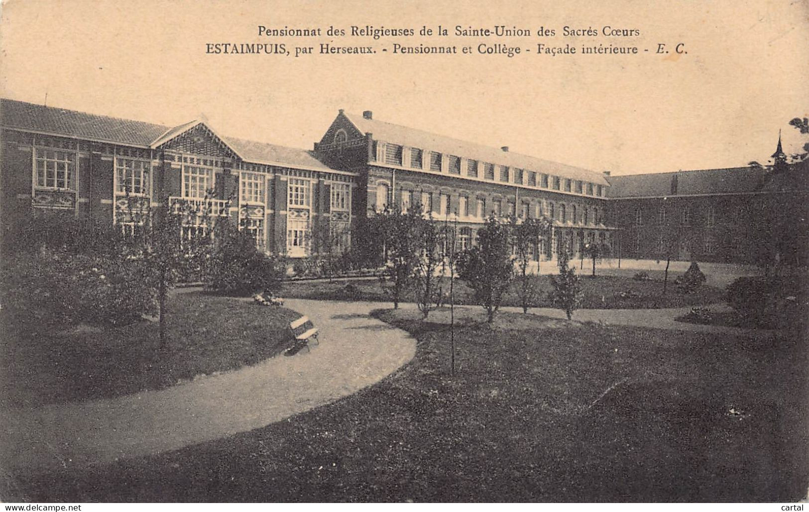 ESTAIMPUIS - Pensionnat et Collège - Façade intérieure