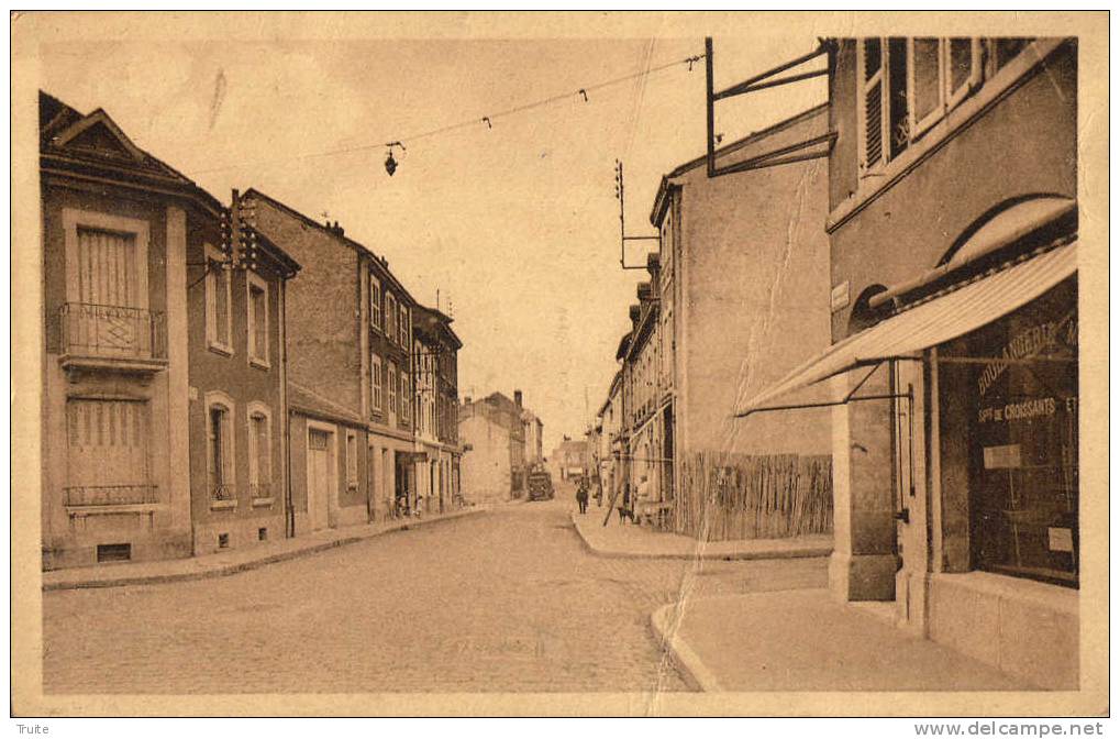 ETAIN RUE DE METZ  BOULANGERIE  ANIMEE