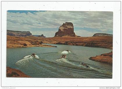 G-I-E , cp , Etats Unis , boats from Canyon Tours enroute to Rainbow bridge pass the last chance arm of lake Powell...