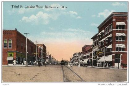 Bartlesville Oklahoma, Third St Street Scene on c1910s Vintage Postcard