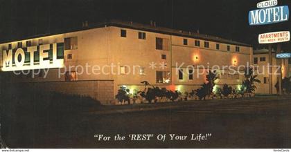 Lakewood California Cloud Motel at night
