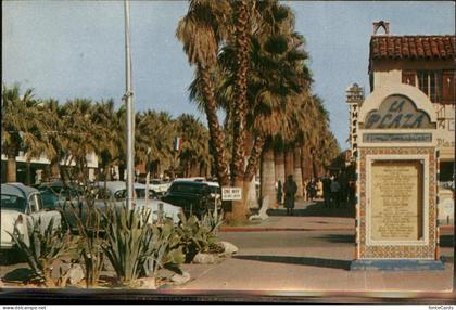 Palm Springs La Plaza Autos