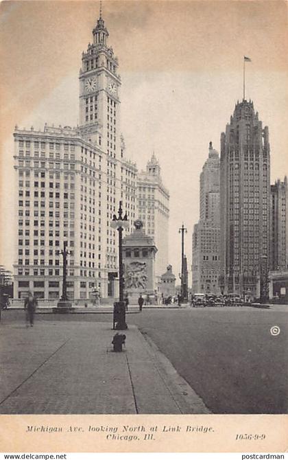 Usa - CHICAGO (IL) Michigan Ave. Looking North at Link Bridge