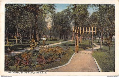 BR95463 cycle path island park fargo usa