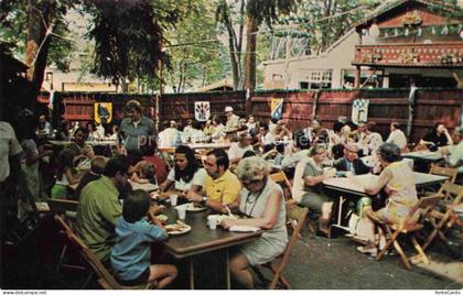 Lakewood Park Barnesville Pennsylvania USA Bavarian-Summer-Festival Biergarten T