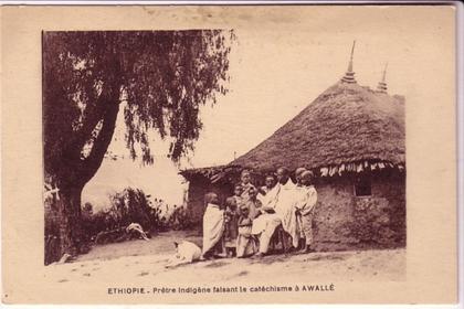 ETHIOPIE Pretre indigene faisant le cathechisme a WALLE