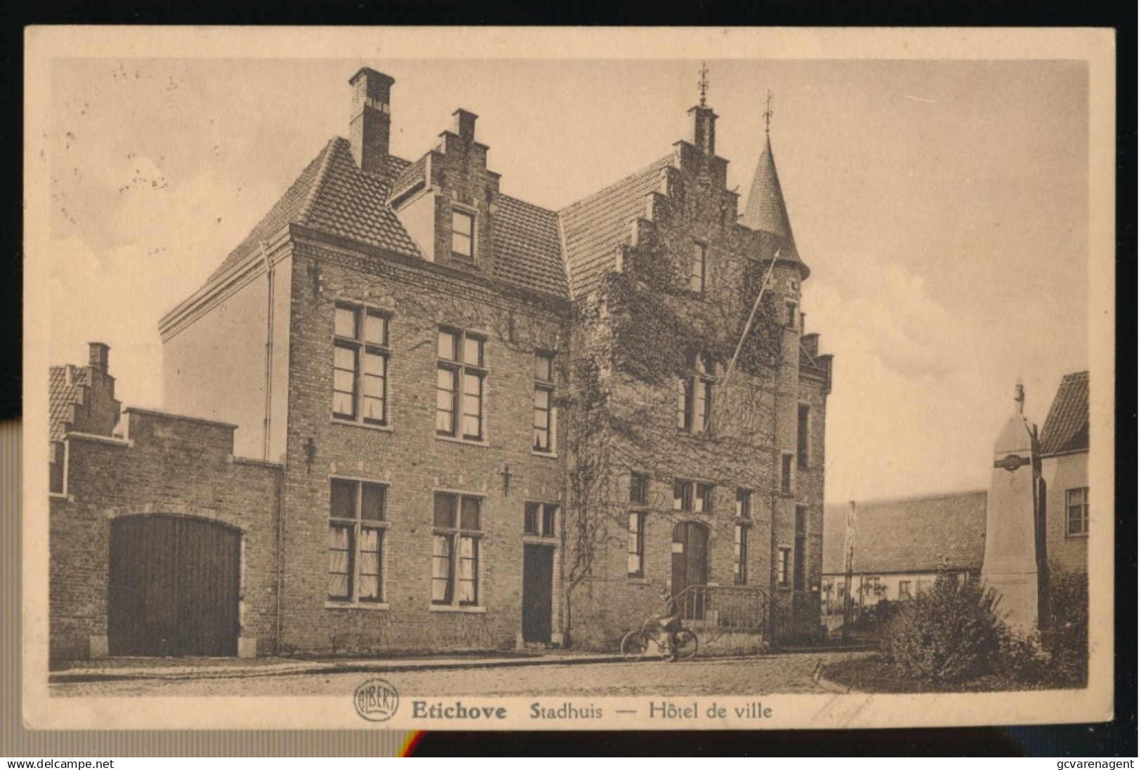 ETIKHOVE    STADHUIS  HOTEL DE VILLE     2 SCANS