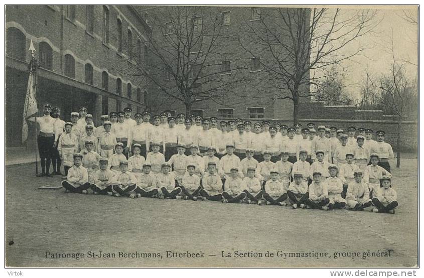Etterbeek : Patronage St. Jean Berchmans - La section de gymnastique , groupe général ( ecrit 1918 )