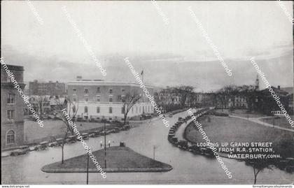 au252 cartolina looking up grand street from r.r.station waterbury