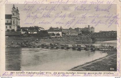 Die ersten deutschen Kolonnen passieren den Wilijafluss Wilna Litauen AK