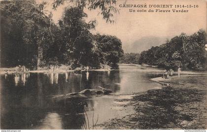 [-10%] MACÉDOINE DU NORD - Fleuve Vardar - Campagne DOrient - 1914 15 16 - animé - bord - coin - Carte postale ancienne