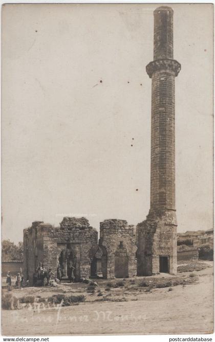 Uschküb - Ruine eine Moschee - & ruins,minaret,ancient,people,animals