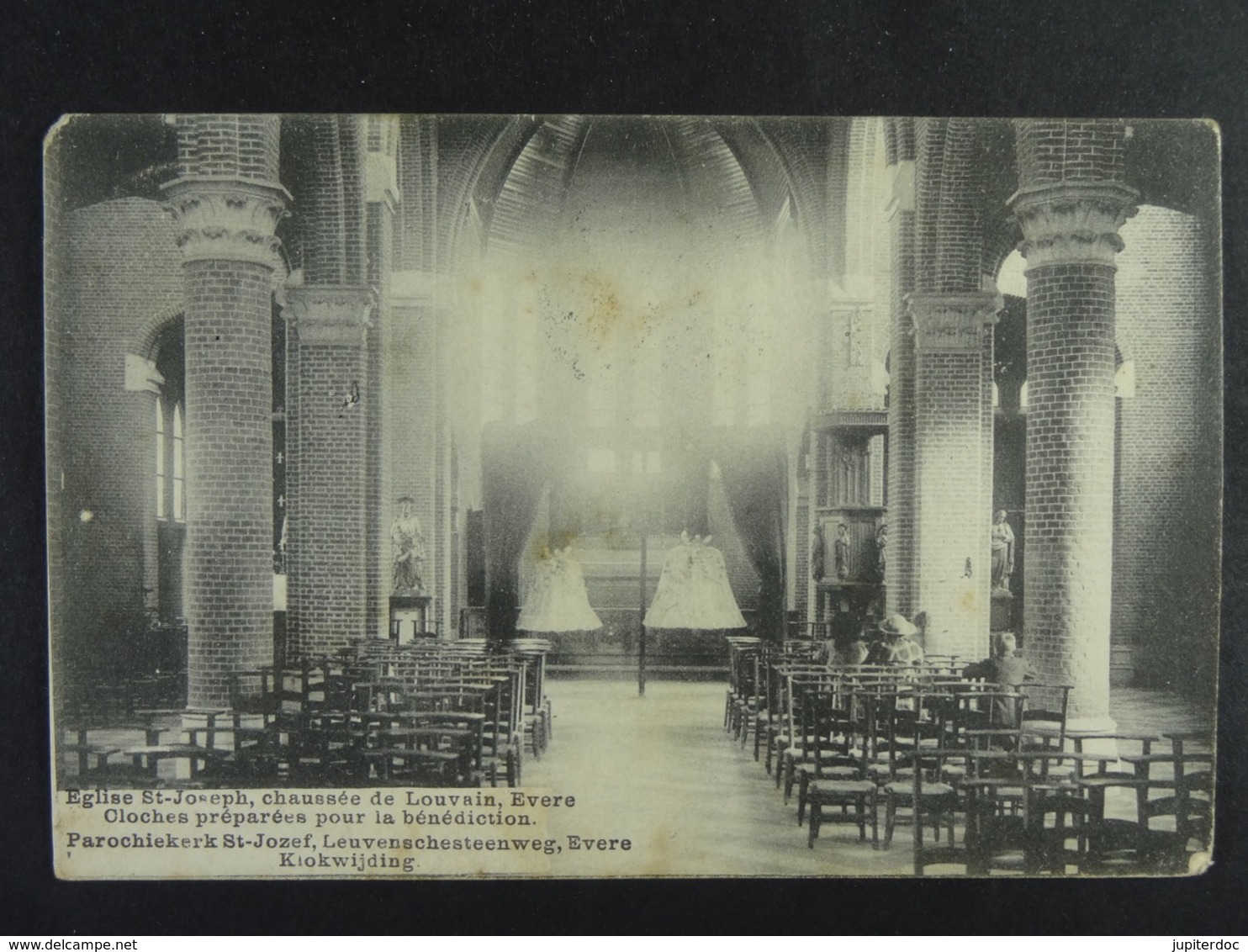 Evere Cloches préparées pour la bénédiction Eglise St-Joseph Chaussée de Louvain
