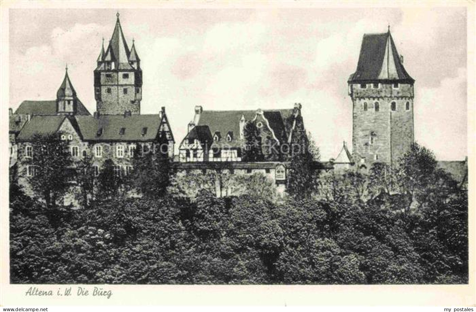 Evingsen ALTENA NRW Burg-Altena Burgturm Wehrturm Fachwerkhaeuser Baeume