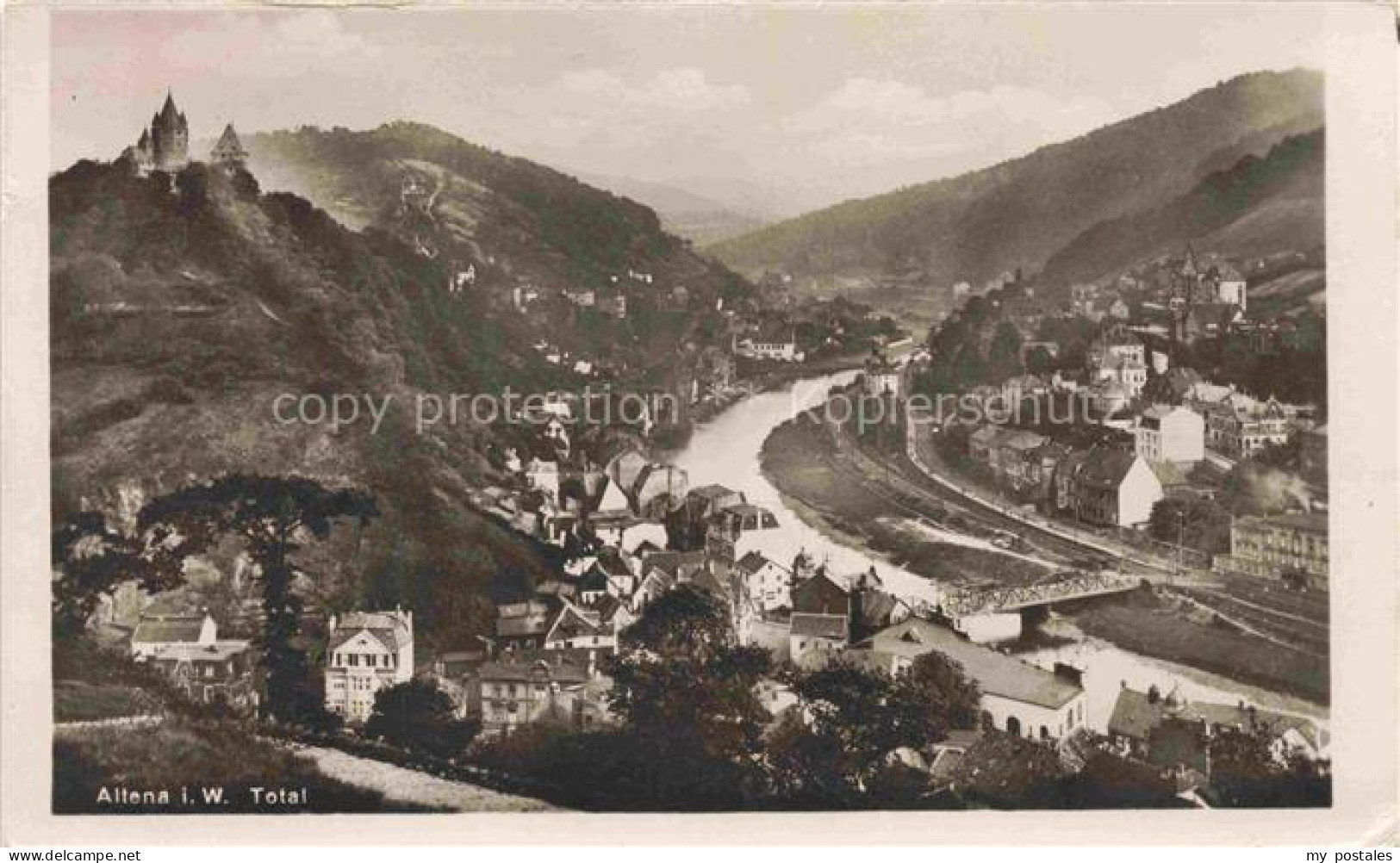 Evingsen ALTENA NRW Burg-Altena Fluss Tal Stadtpanorama Bruecke Huegel Lenne