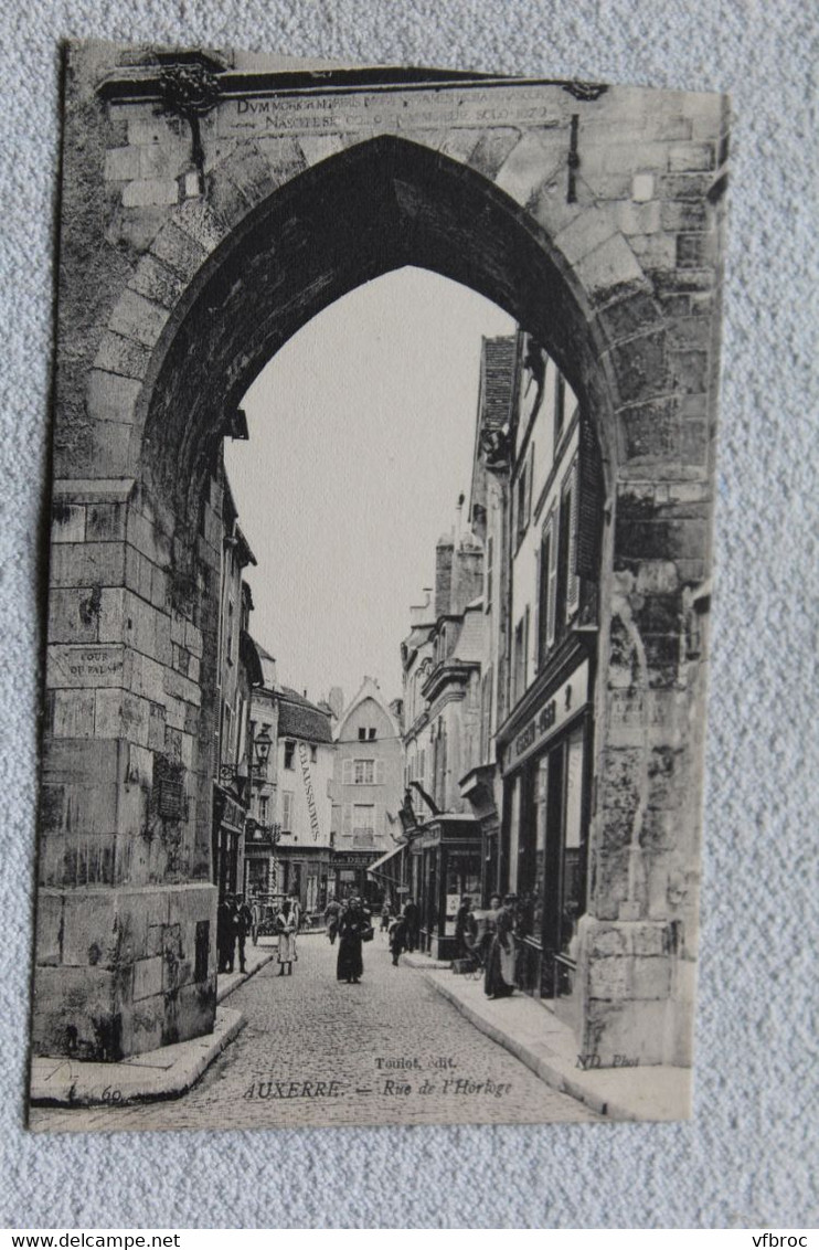 F127, Auxerre, rue de l'horloge, Yonne 89