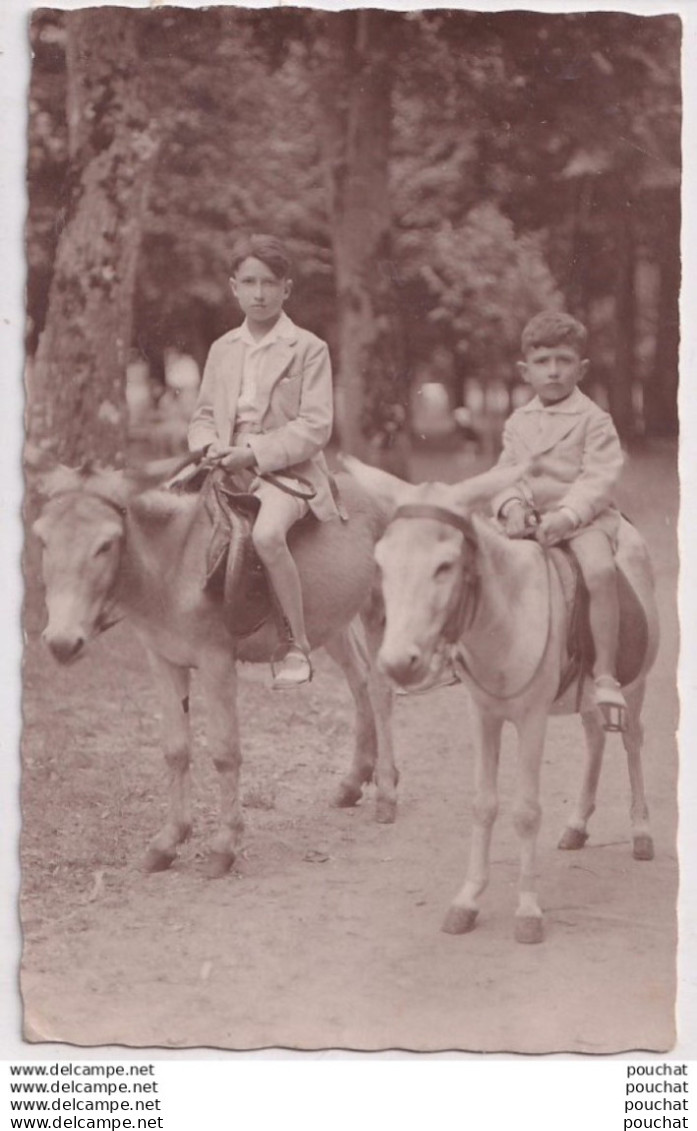 F26-31) SAINT - GAUDENS  - CARTE  PHOTO ROBERT BAUDRY - ENFANTS - PROMENADE A DOS D ' ANES -  ( " SCANS )