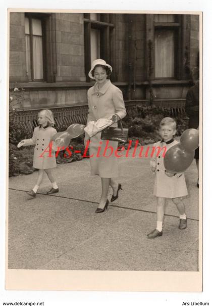 Large postcard / ROYALTY / famille grand-ducale luxembourgeoise / luxemburgische Monarchie / Tony Krier / unused