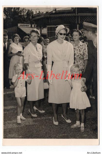Large postcard / ROYALTY / famille grand-ducale luxembourgeoise / luxemburgische Monarchie / Tony Krier / unused