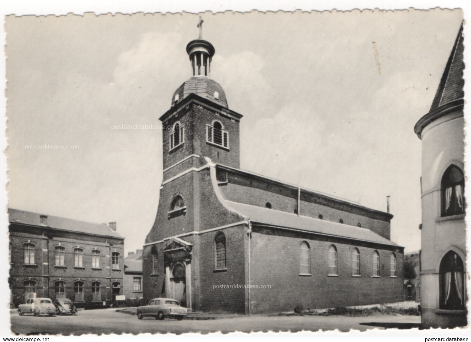 Farciennes - L'Eglise - & old cars