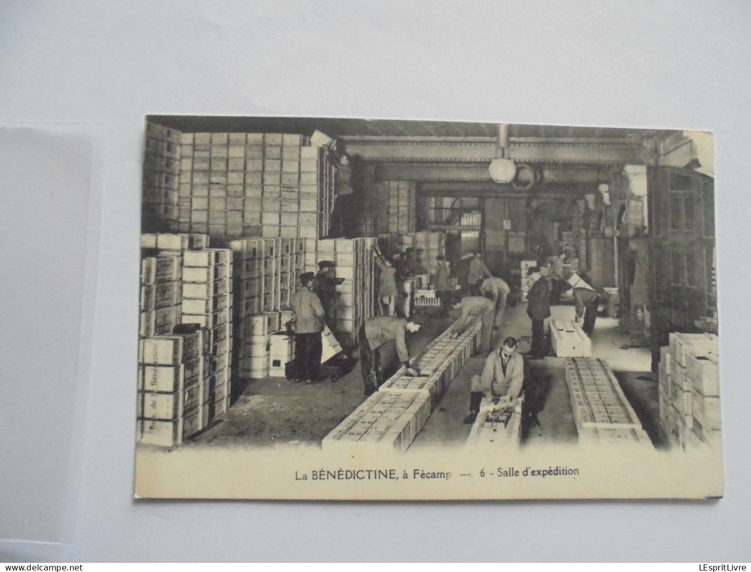 FECAMP La Bénédictine à Fécamp Salle d'Expédition Animée Carte Postale