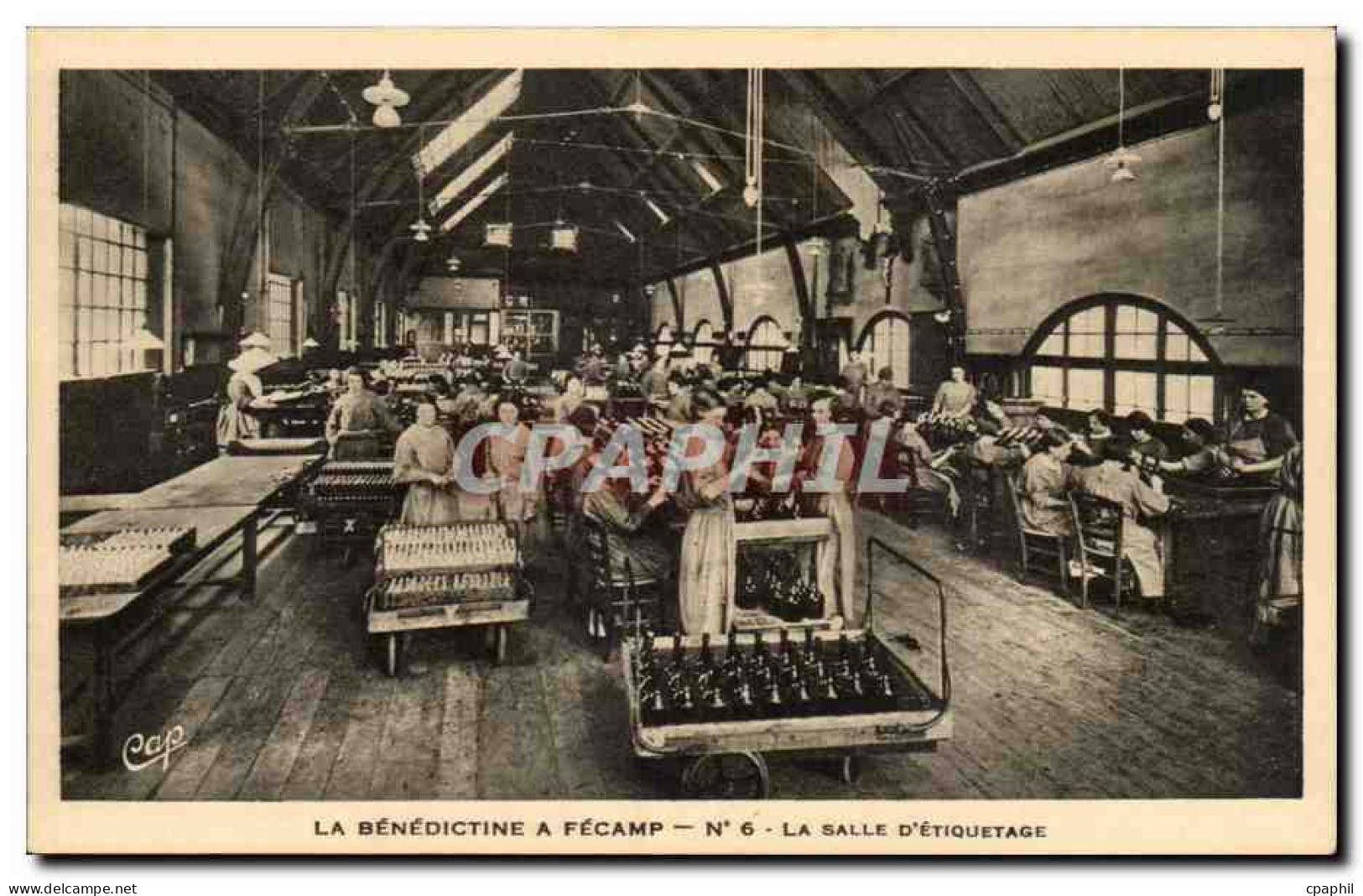 Fecamp - La Benedictine - La Salle d'Etiquetage - Usine - Ouvrier - CPA