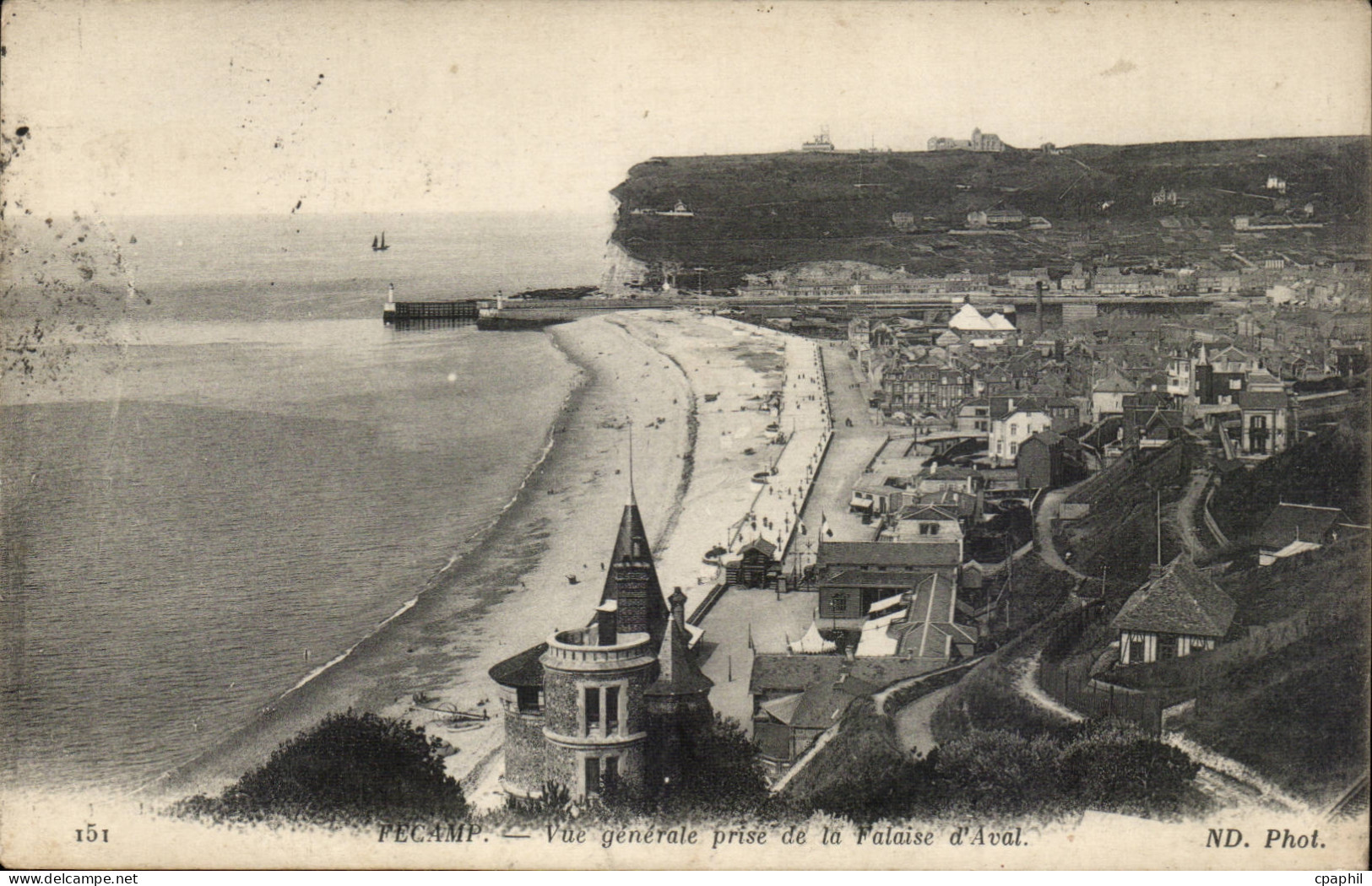 Fecamp - Vue Generale prise de la Falaise d'Aval - CPA